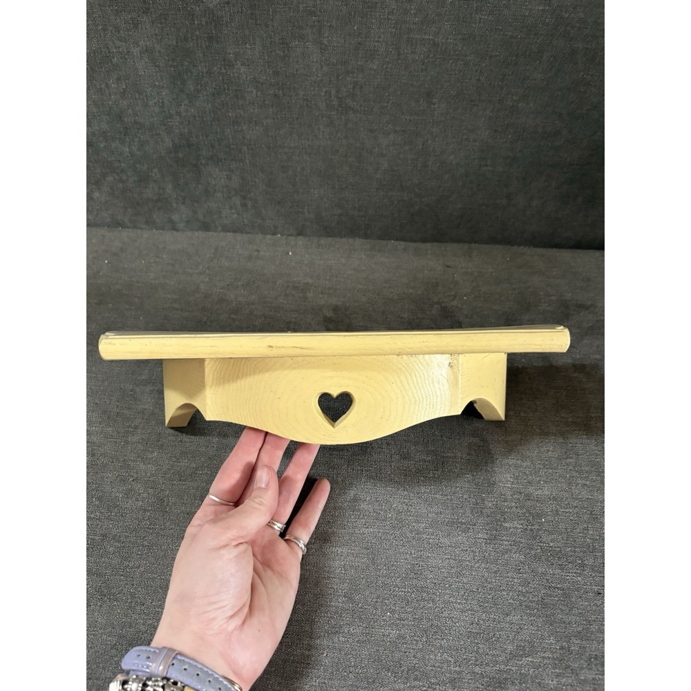 Vtg 1988 Cream Plastic Burwood Product Wall Shelf With Cut Out Heart Design